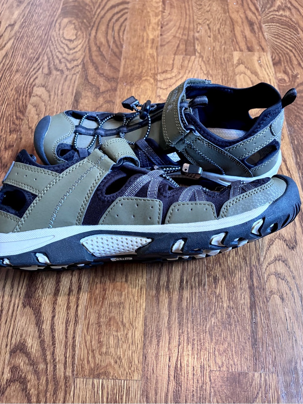 NEW Kamik Women’s Wildcat Outdoor/Water Shoes